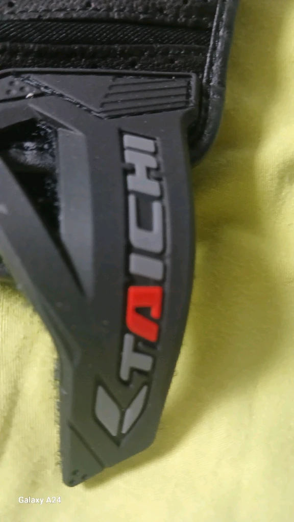 RS 타이치(RS TAICHI)의 RST390 ARMED 가죽 장갑 메쉬 글러브 블랙 색상(M)여름철을 비롯한 더운 이미지