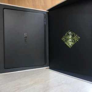 hp 오멘 max16 블랙쉐도우RTX5090 OLED 이미지
