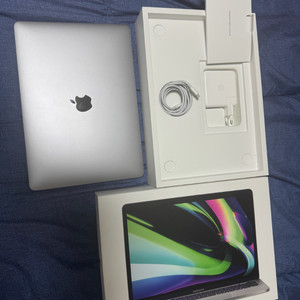 맥북 프로 M1 13인치 8GB / 256GB 이미지