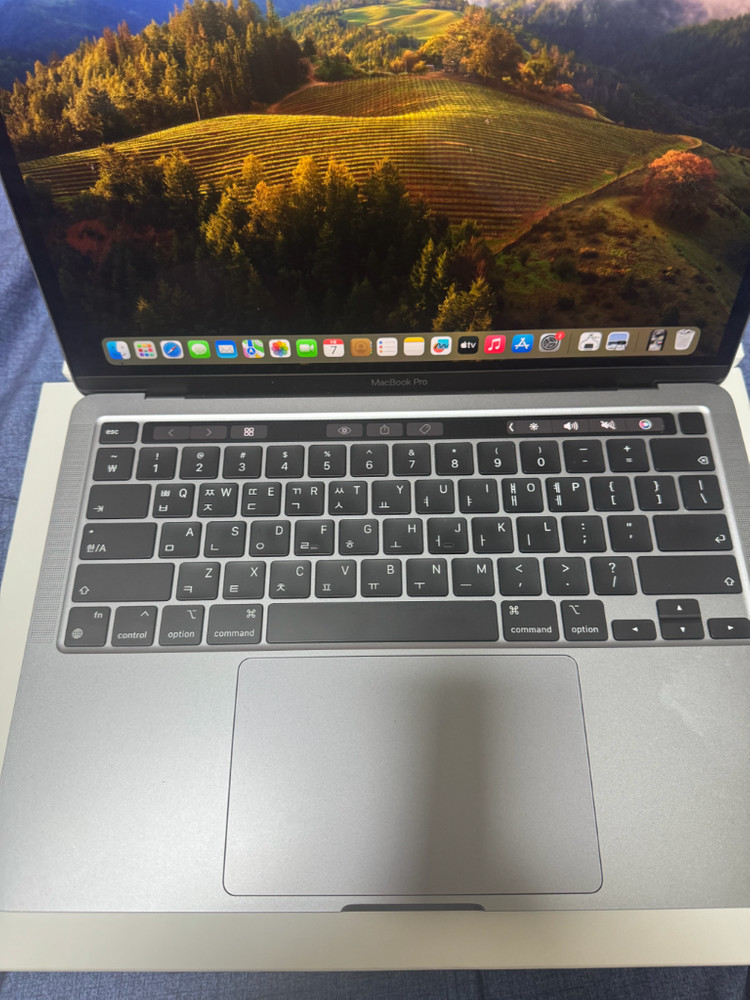 맥북 프로 M1 13인치 8GB / 256GB 이미지