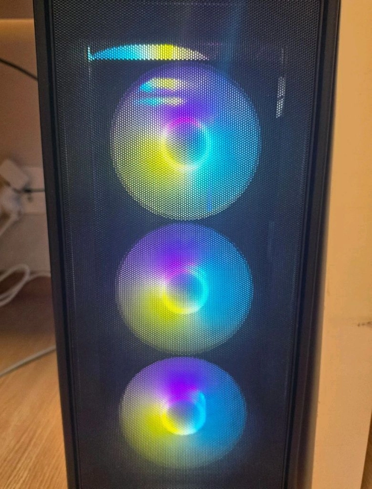 데스크탑 게이밍 RTX5070 7800X3D 32GB - 안심되는 중고거래