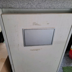 쓰레기통 겸용 서랍장 이미지