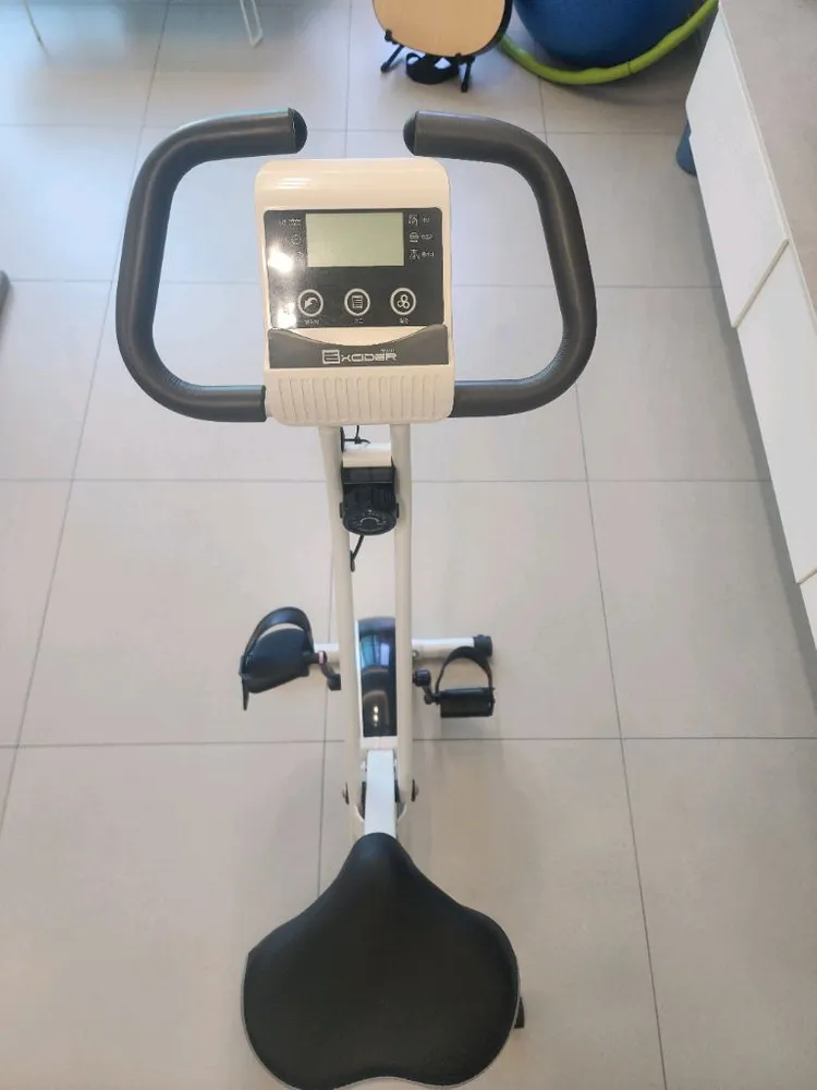 엑사이더 접이식 실내자전거 이미지