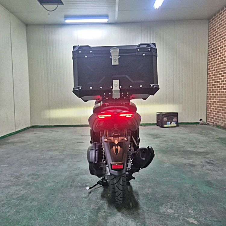 야마하 NMAX125 25년식 1천KM 신차급 판매합니다 이미지