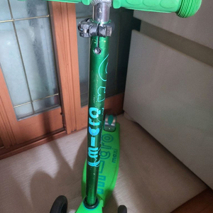 마이크로 맥시 디럭스 킥보드 티버전 그린 led 이미지