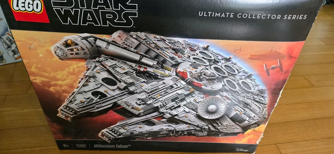 레고 75192 / 10179 밀레니엄 팔콘 UCS (중고) - 안심되는 중고거래