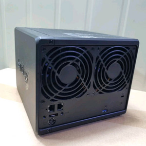 시놀로지 DS920+4베이 NAS 이미지