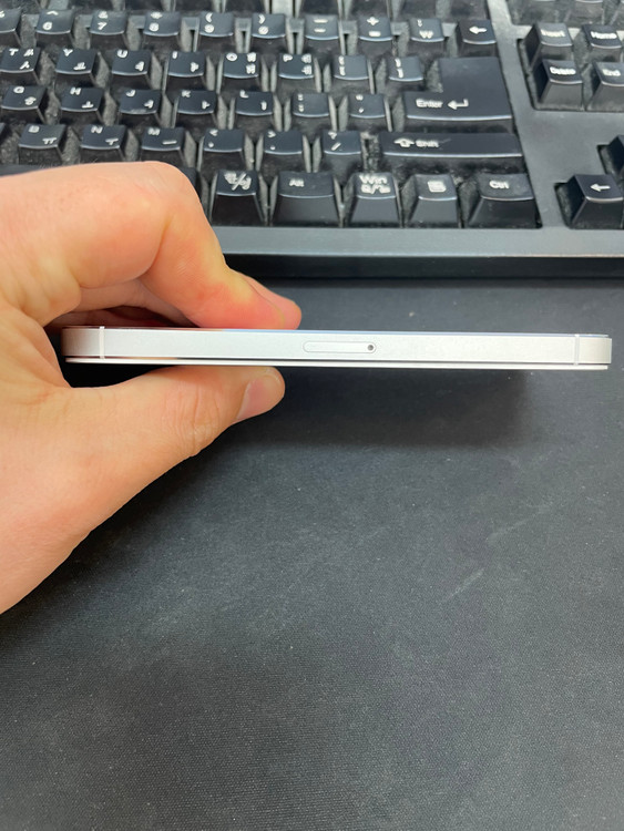 아이폰5S 실버 16GB 해외판 배터리100% 상태좋은 중고11만6팝니다 이미지
