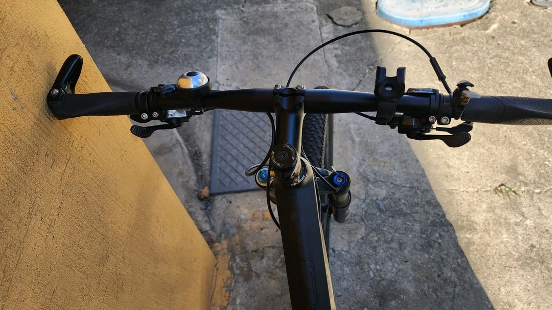 라이노 풀카본 mtb 자전거 이미지
