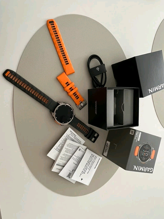 GARMIN 가민 피닉스8 아몰레드 47mm 멀티스포츠 GPS 스마트워치 티타늄 오렌지 이미지
