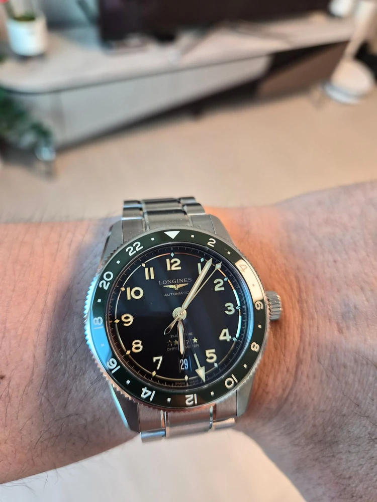 론진 스피릿 줄루타임GMT 39mm 그린 팝니다 이미지