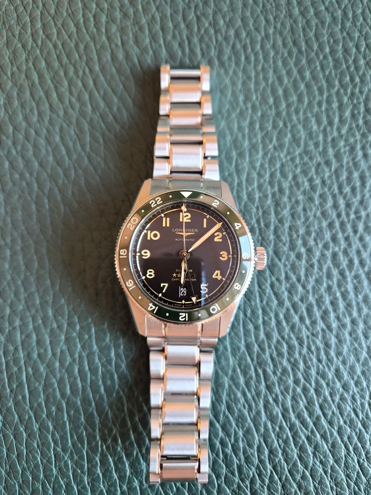 론진 스피릿 줄루타임GMT 39mm 그린 팝니다 이미지