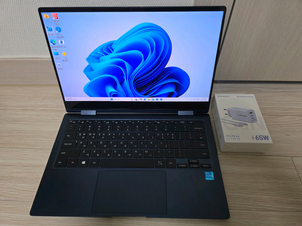 삼성 갤럭시북 프로 360/NT931QDB/13.3인치 노트북/거의새것 이미지