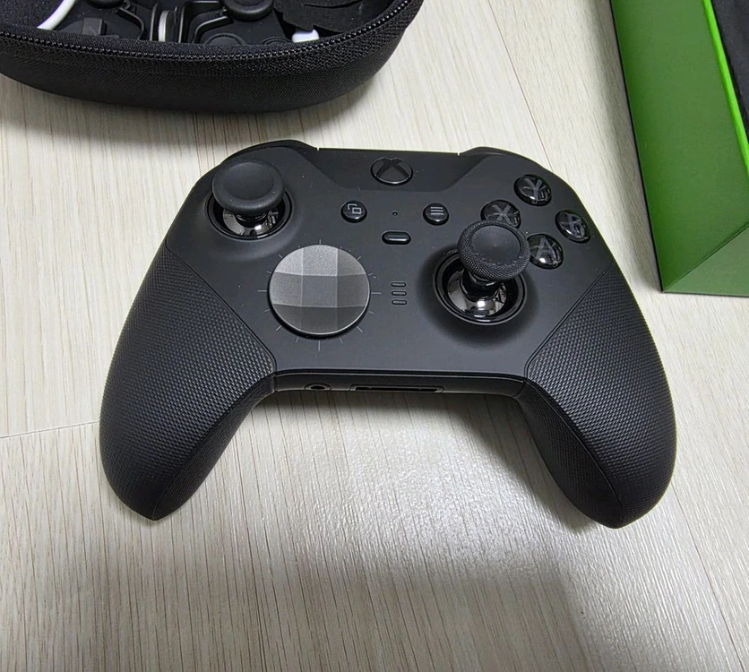 Xbox 엘리트 시리즈2 컨트롤러(완전미사용) 이미지