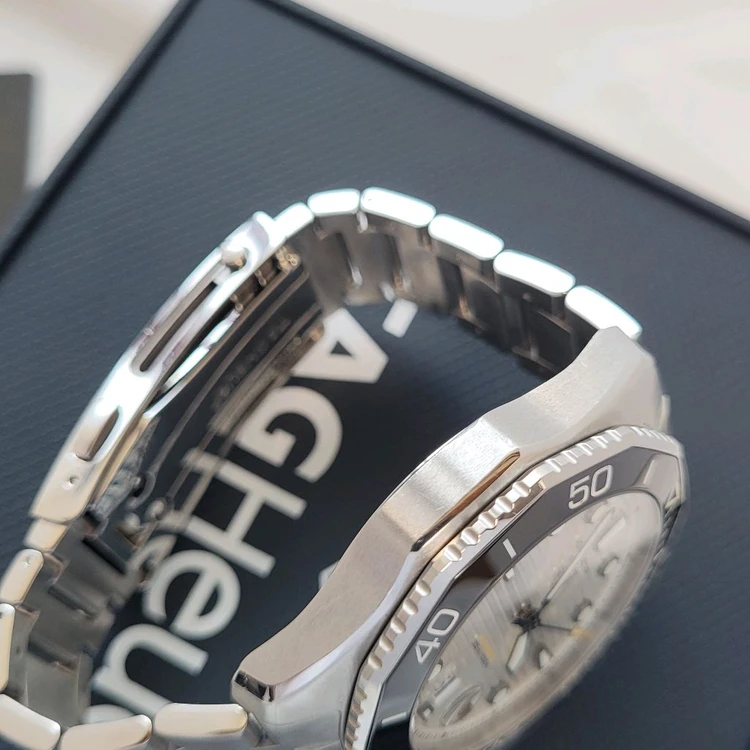 태그호이어 아쿠아레이서 프로페셔널300 실버 43mm 이미지