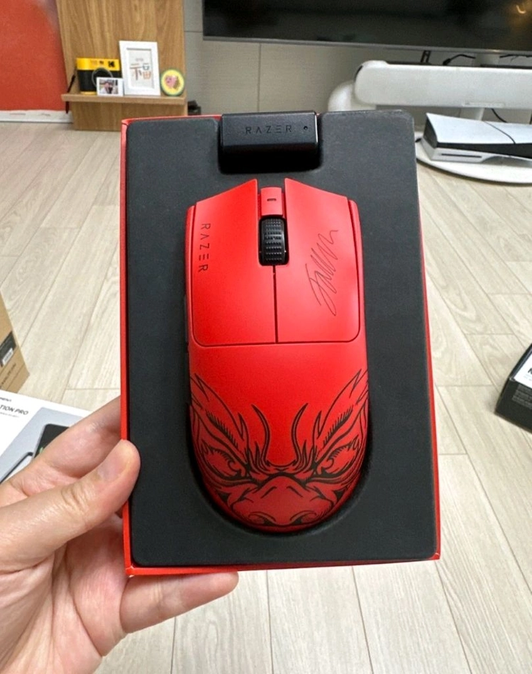 레이저 바이퍼 v3 pro 페이커에디션 이미지