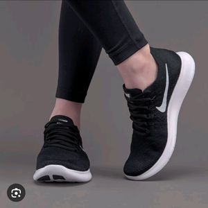 여.230) 나이키 여성 러닝 운동화, 플라이니트 / 헬스 조깅 다이어트 이미지
