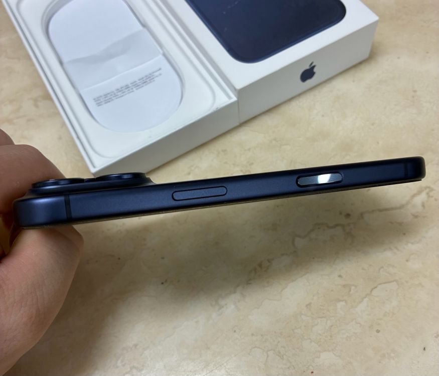 아이폰17프로 256gb 딥블루 이미지