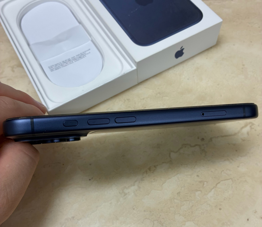 아이폰17프로 256gb 딥블루 이미지
