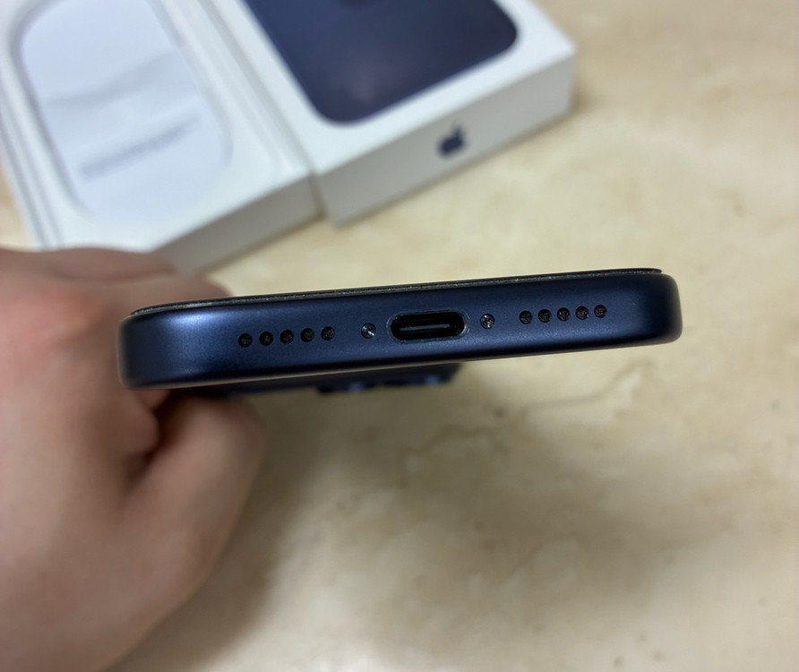 아이폰17프로 256gb 딥블루 이미지