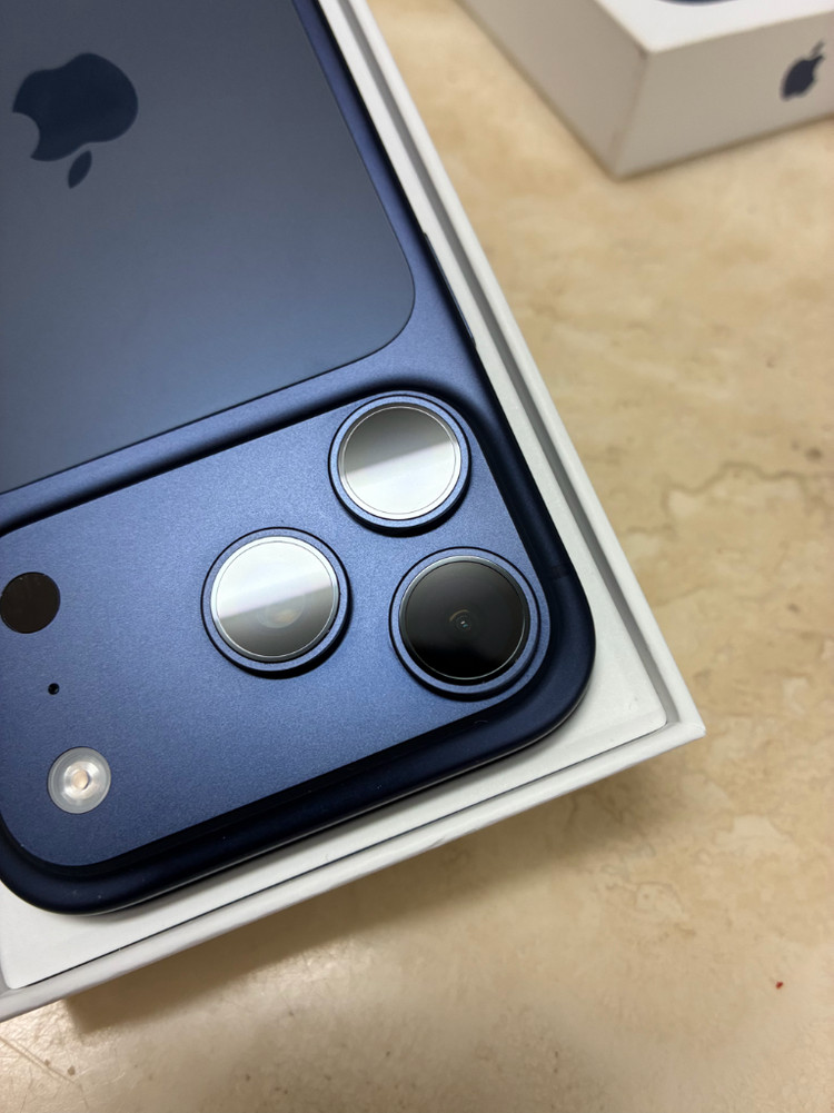 아이폰17프로 256gb 딥블루 이미지