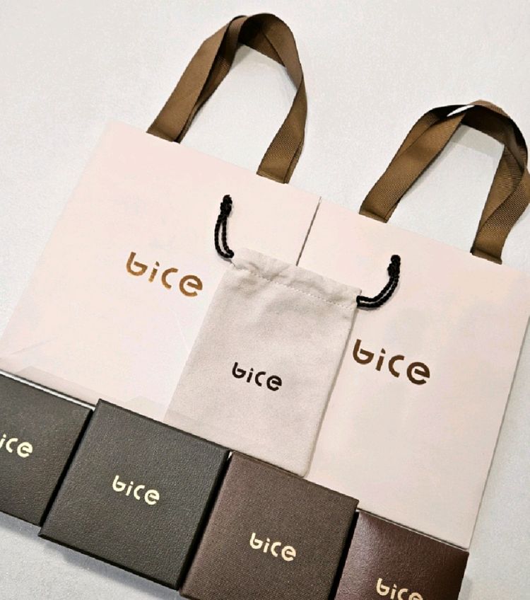 (50% 타임세일) 비체 루비 귀걸이 새상품 이미지