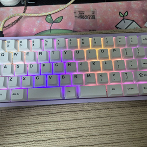 우팅 v2 60HE 커스텀 키보드 이미지