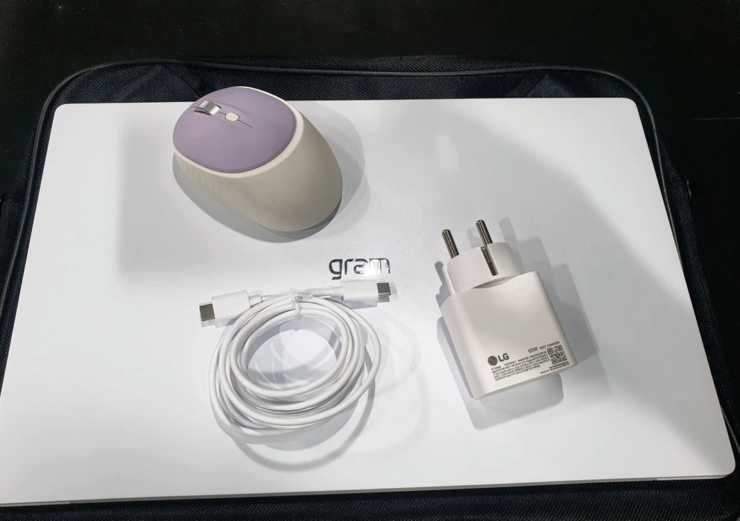 [S급 초경량] 엘지그램 15 울코5 16G SSD512G 화이트 팝니다 이미지