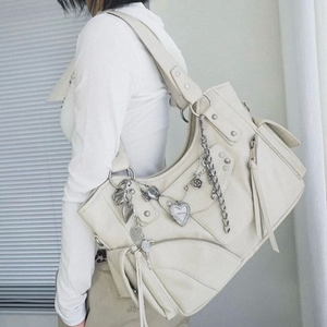 iugamakaras 이우가마카라스 스터드 레더 숄더백 크림 이미지