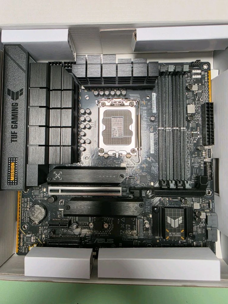 ASUS 메인보드 TUF GAMING B760M-PLUS II 이미지
