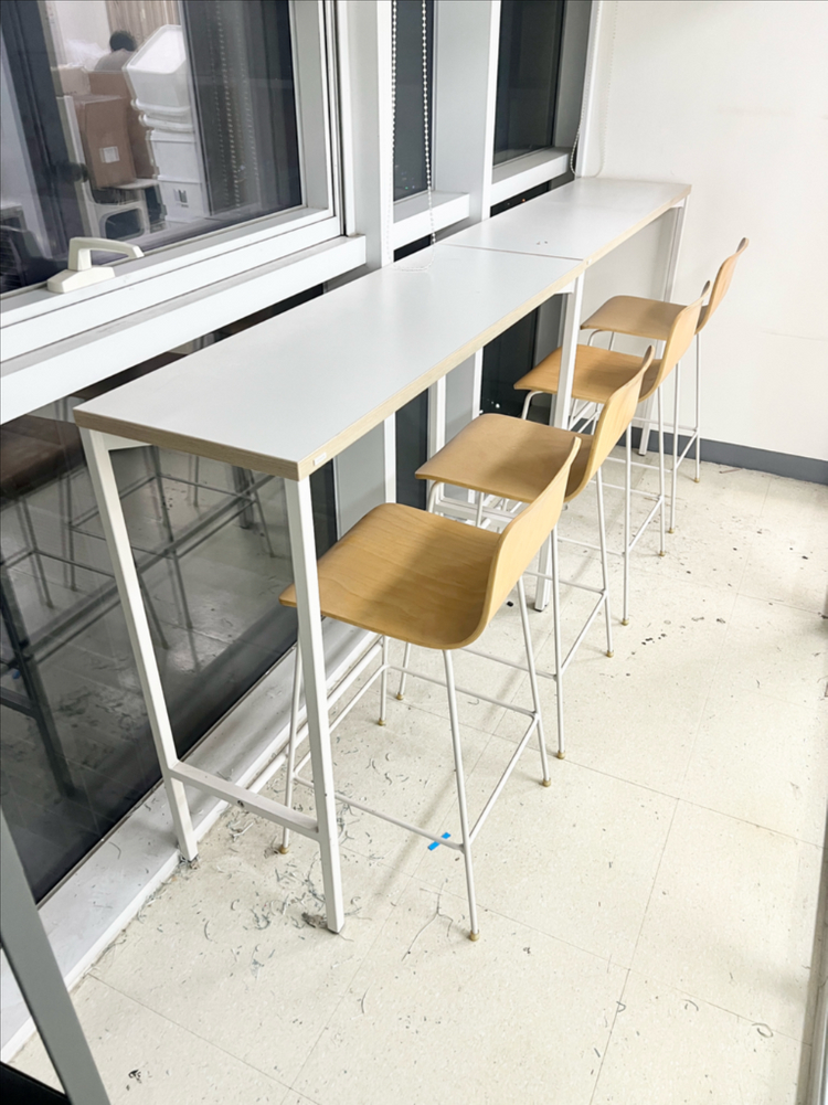 서울 가산디지털 데스커 4인용 하이테이블 의자 세트 이미지