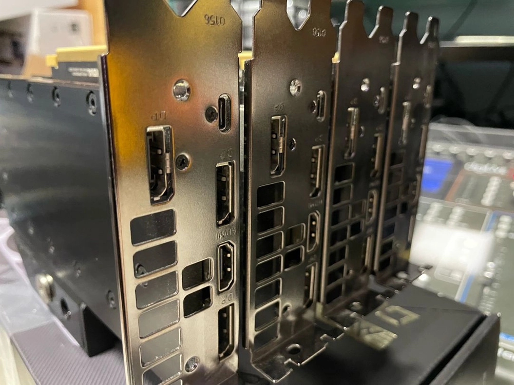 RTX2080Ti 4장 일괄 (EK 수냉블럭 4way) 이미지