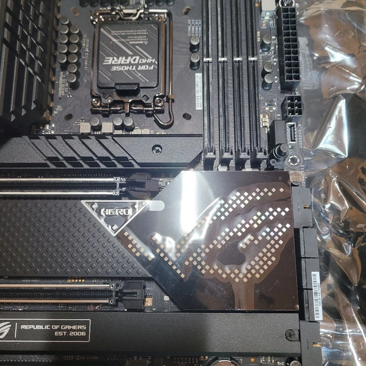 asus z690 maximus hero 이미지