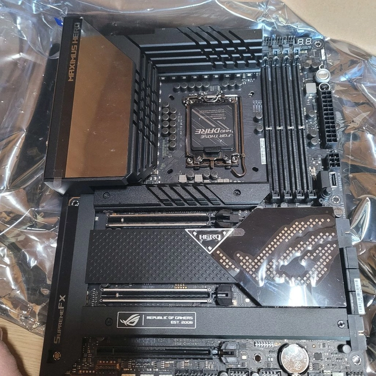 asus z690 maximus hero 이미지