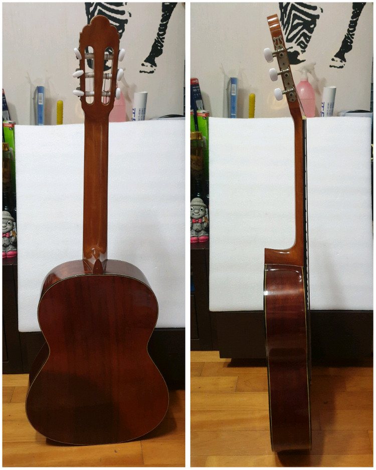 코로나 통기타 케이스와 기타 판매해요 이미지