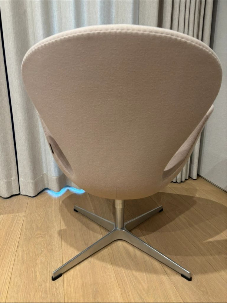 프리츠한센 스완 체어 이미지