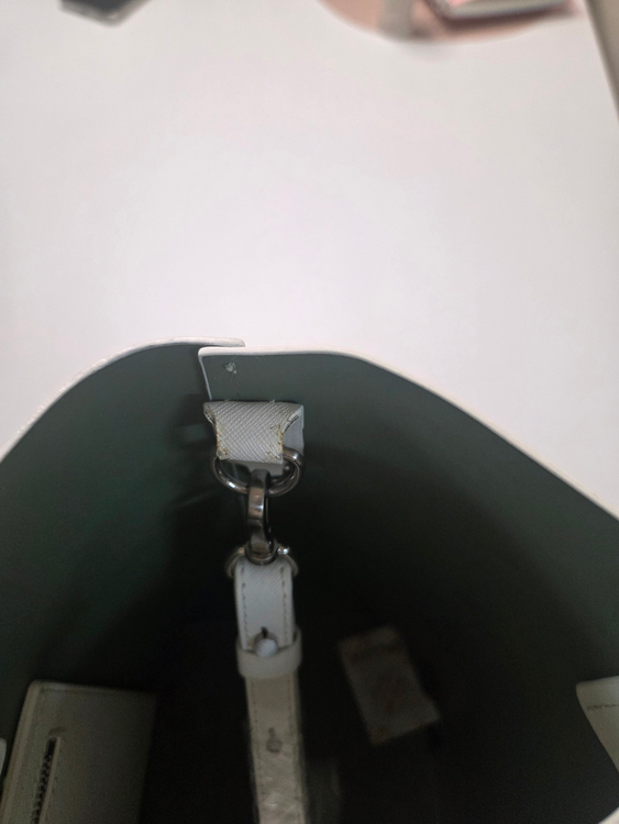 Hagc화이트 레더 토트백 새상품안쪽이염있음 이미지