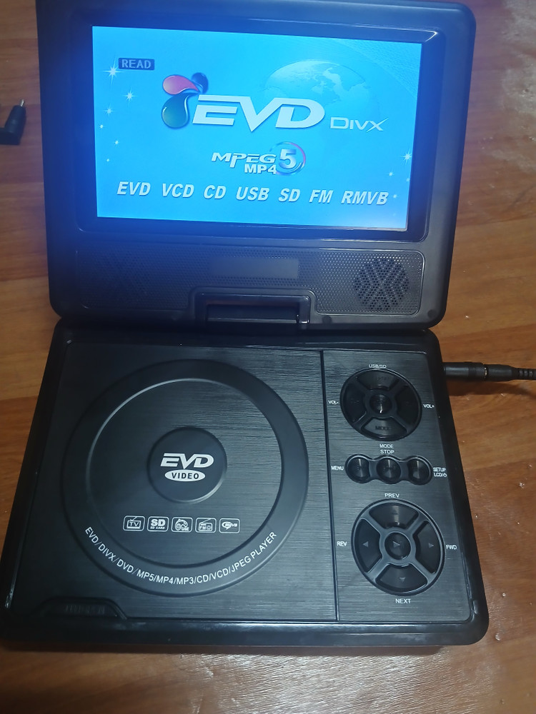 9인치 포터블 DVD 플레이어 Portable DVD Player 3만5 이미지