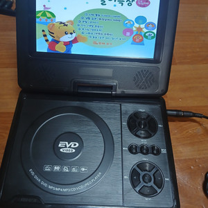 9인치 포터블 DVD 플레이어 Portable DVD Player 3만5 이미지