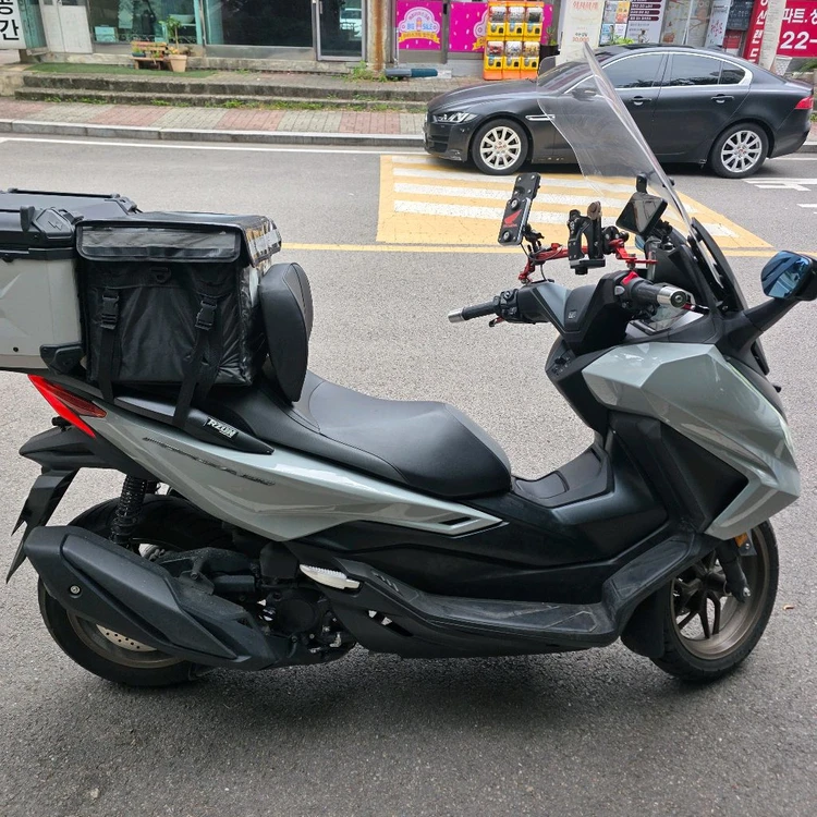 혼다 포르자350 25년식 판매합니다 이미지