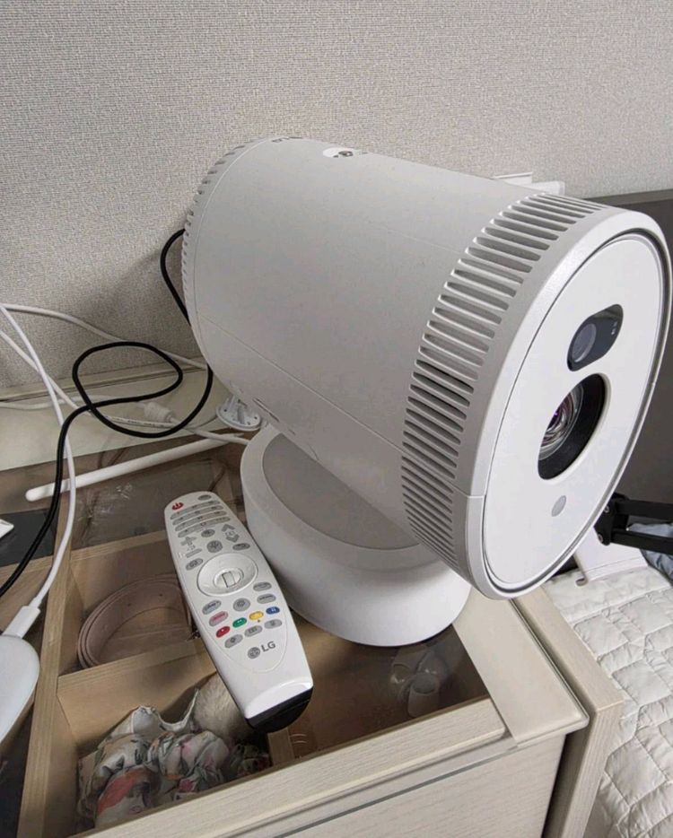 LG 빔프로젝터 PU700R 팝니다 이미지