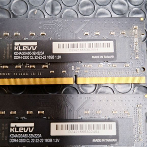 에센코어 클레브 노트북램 ddr4 3200 16g x2개 총 32g 팝니다. 이미지