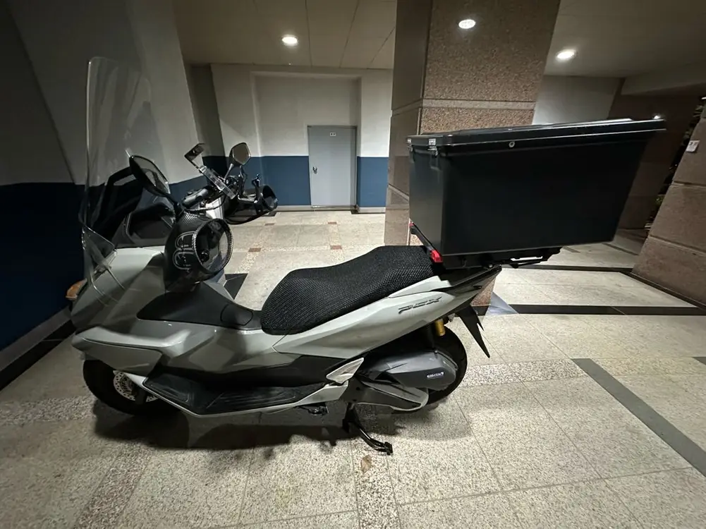 혼다 pcx125cc 9742km주행 2025년 7월식 이미지
