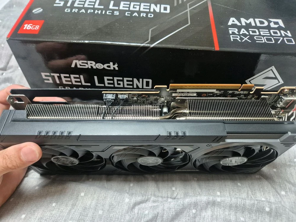 rx 9070xt 스틸레전드 이미지