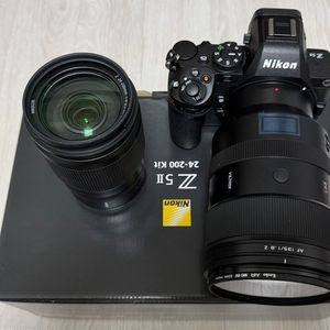 니콘z5ii 바디 + 24-200mm 줌렌즈 + 빌트룩스 135mm 단렌즈(니콘 바디와 렌즈는 프로모션 혜택 가능) 이미지