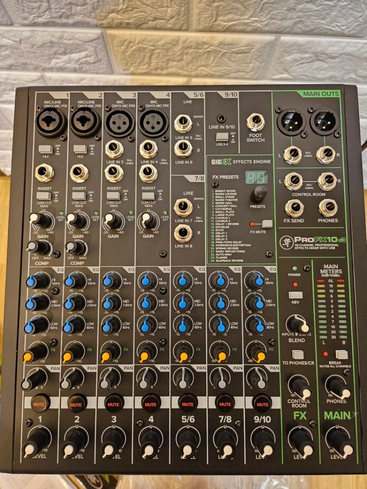 명품 MACKIE PROFX10 V3(새거) 급매!! 이미지