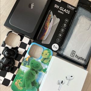 아이폰13PRO 256GB + 케이스3종 + 액정필름 + 에어팟프로 이미지