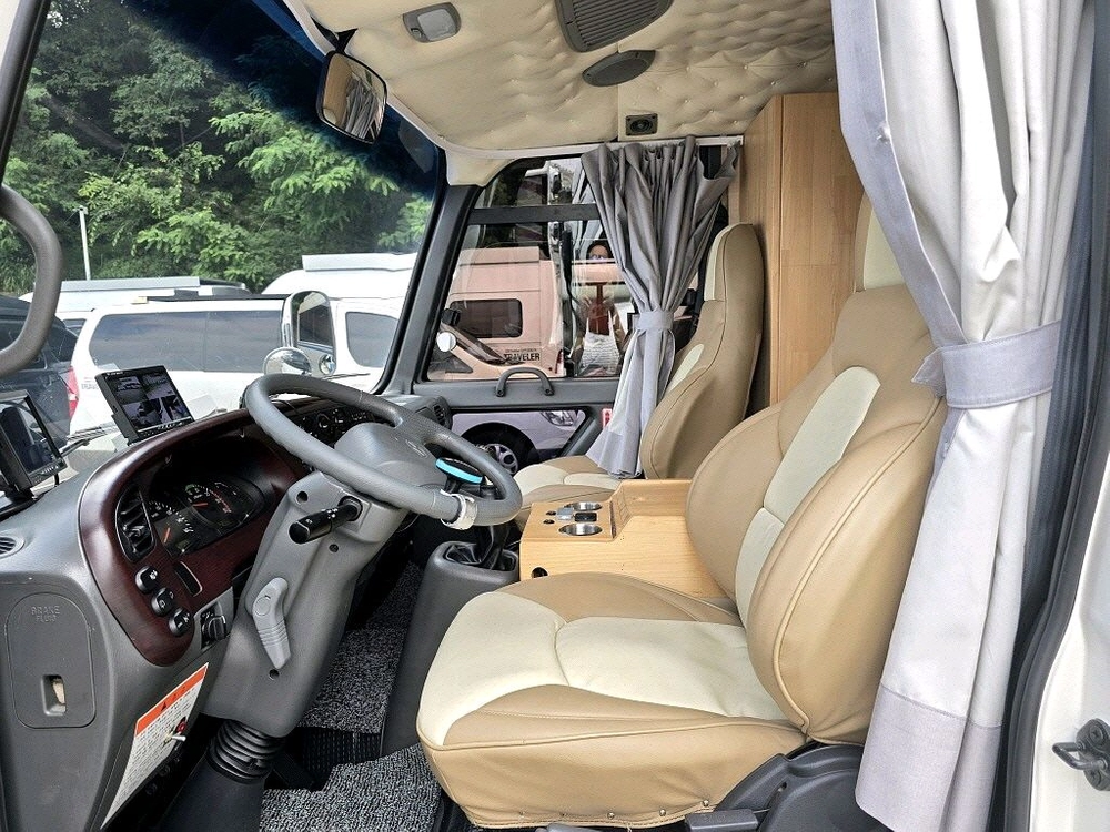 11.카운티4인승캠핑카(인산철600+태양광1200W+8만km)-전액할부됨 이미지