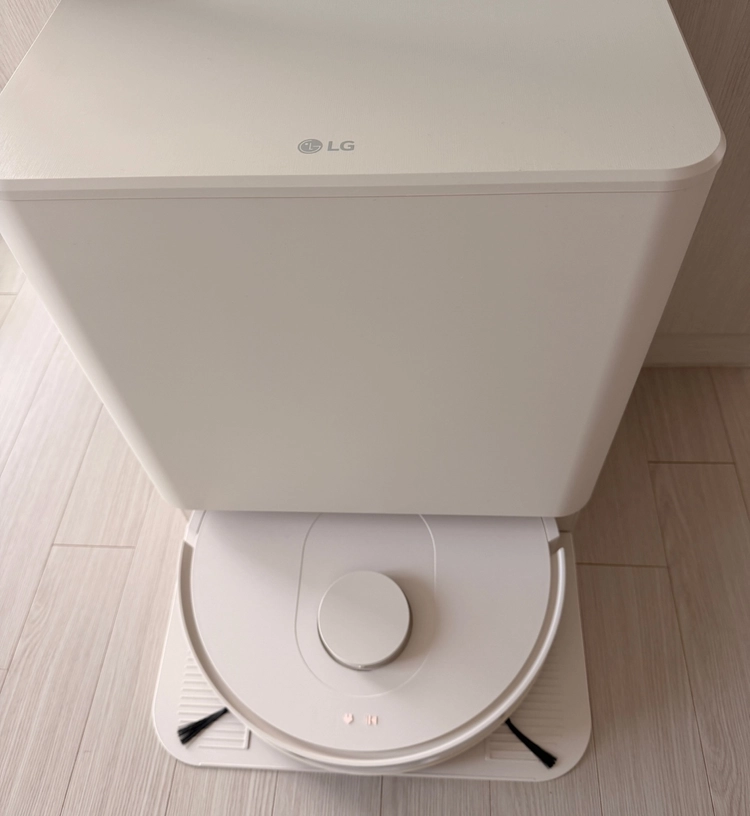 LG 로봇청소기 이미지