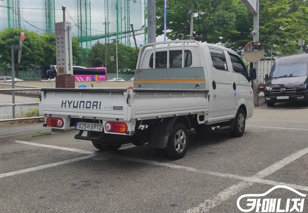 [소형화물][카고]포터2 (LPG2.5터보) 더블캡/초장축/2WD 스마트 (5인승 /1톤) 6월초특가 이미지
